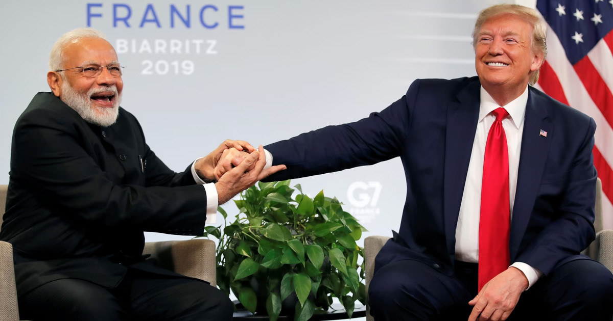 এবার মোদিকে ফোন করে ট্রাম্প বললেন, ‘আমরা আপনাকে ভালোবাসি’