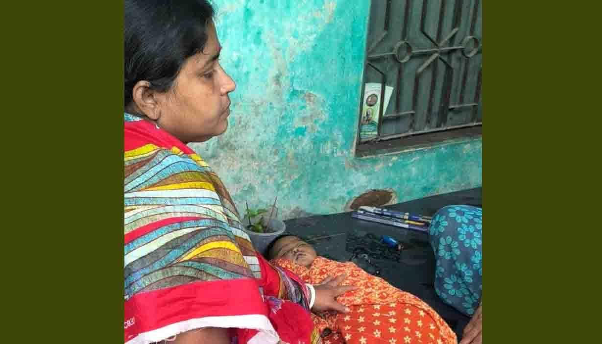 চুয়াডাঙ্গায় শ্বাসনালীতে দুধ আটকে শিশুর মৃত্যু