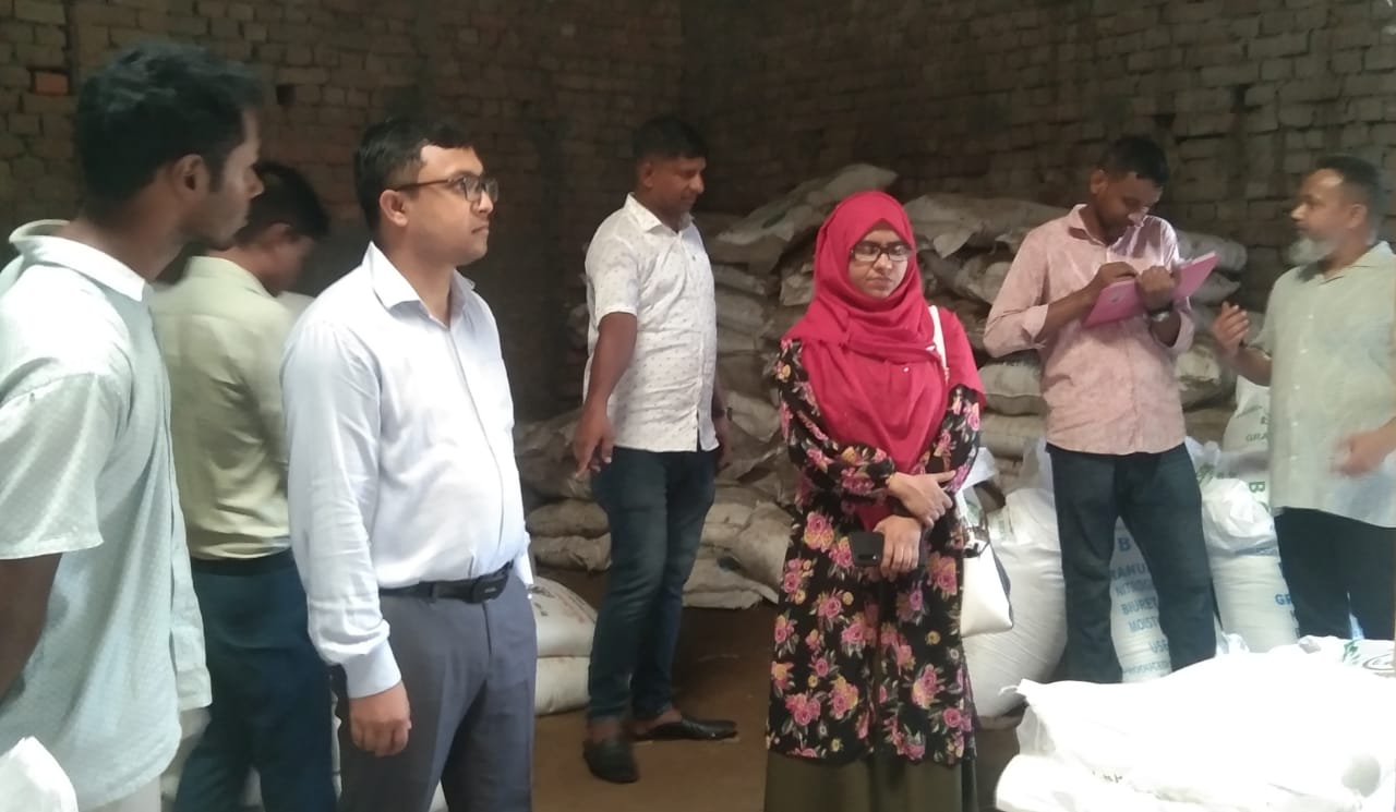 মেয়াদ উত্তীর্ণ ৫০ হাজার টাকার কীটনাশক জব্দ সৈয়দপুরে কৃষি বিভাগের অভিযানে ২ প্রতিষ্ঠানের ২৮ হাজার টাকা জরিমানা