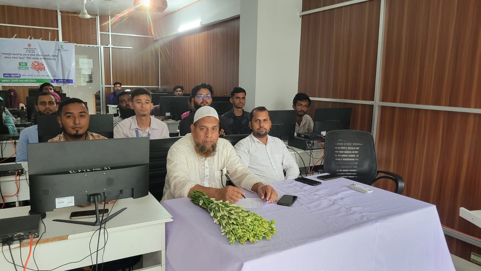 পটুয়াখালীতে এআই প্রশিক্ষণ কার্যক্রমের উদ্বোধন