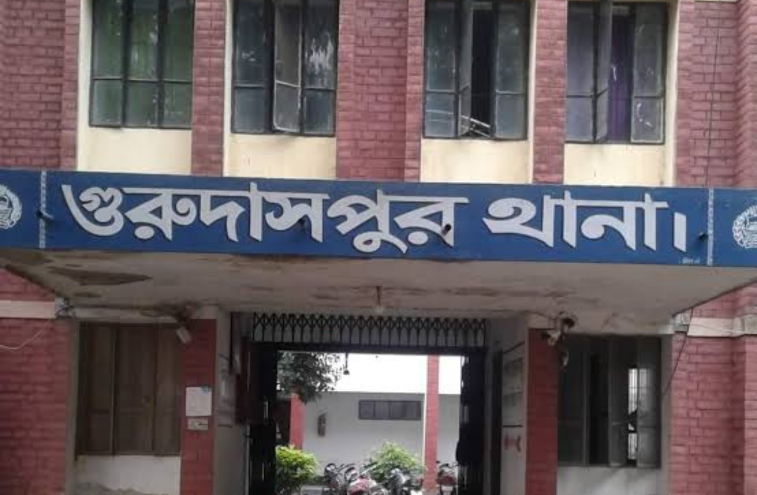 নাটোরের গুরুদাসপুরে শিশু মৃত্যুর সুরতহালে গিয়ে পুলিশের ওপর হামলা, মামলা দায়ের