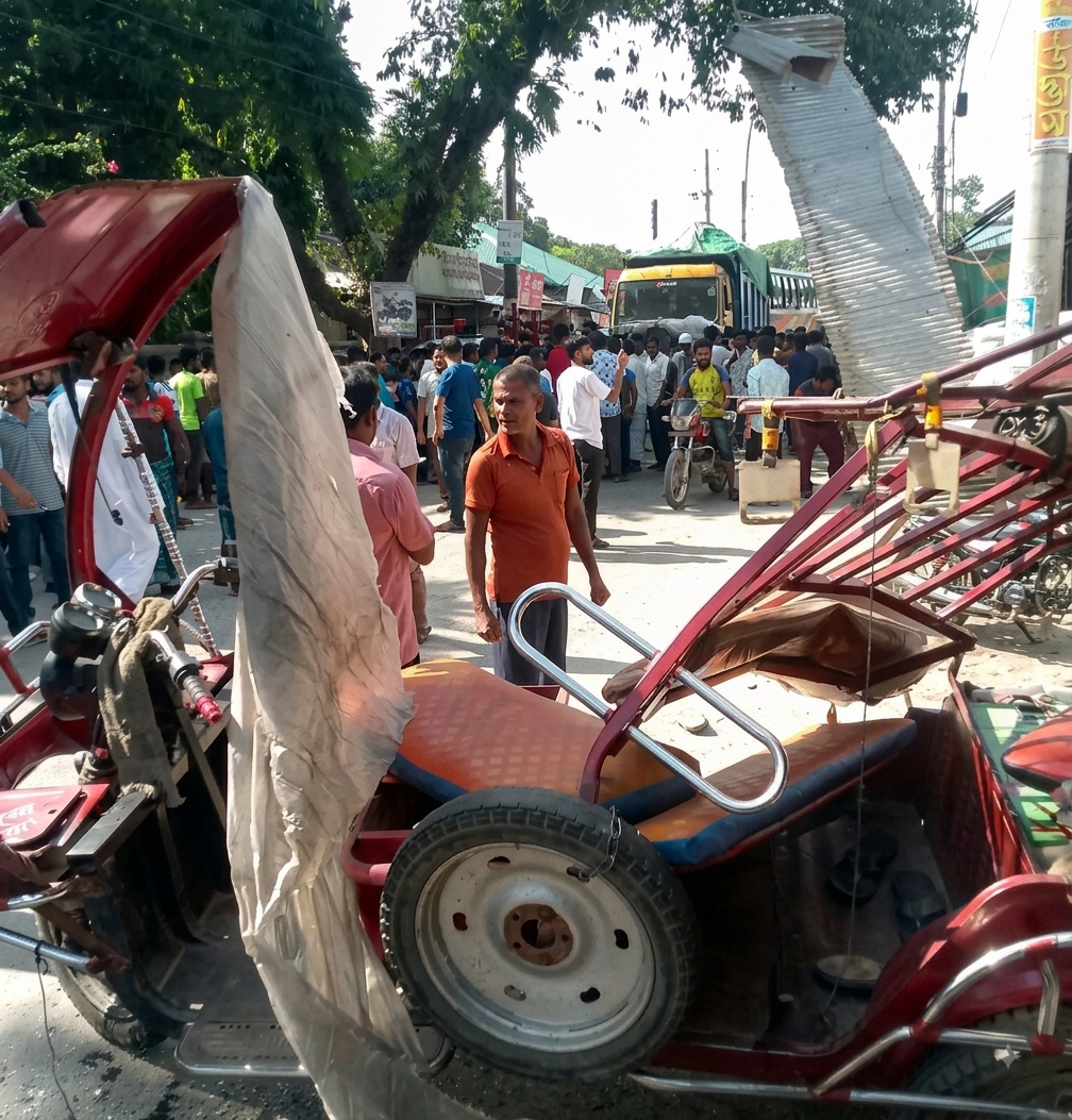 লালমনিরহাটে ট্রাক ও অটোরিকশার সংঘর্ষে নিহত ২, আহত ৫