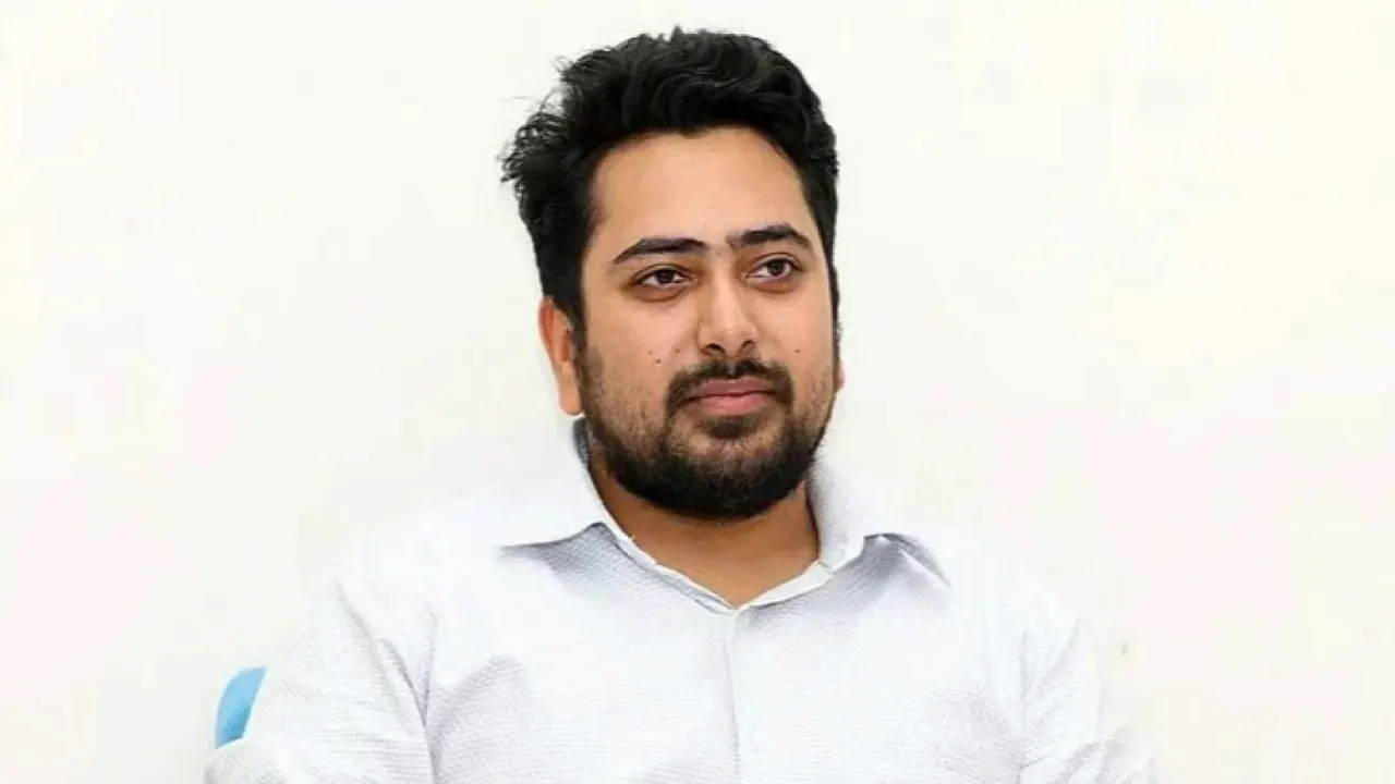 কথা বলার জায়গা ও গণতন্ত্র সংকুচিত হয়ে আসছে: নাহিদ ইসলাম