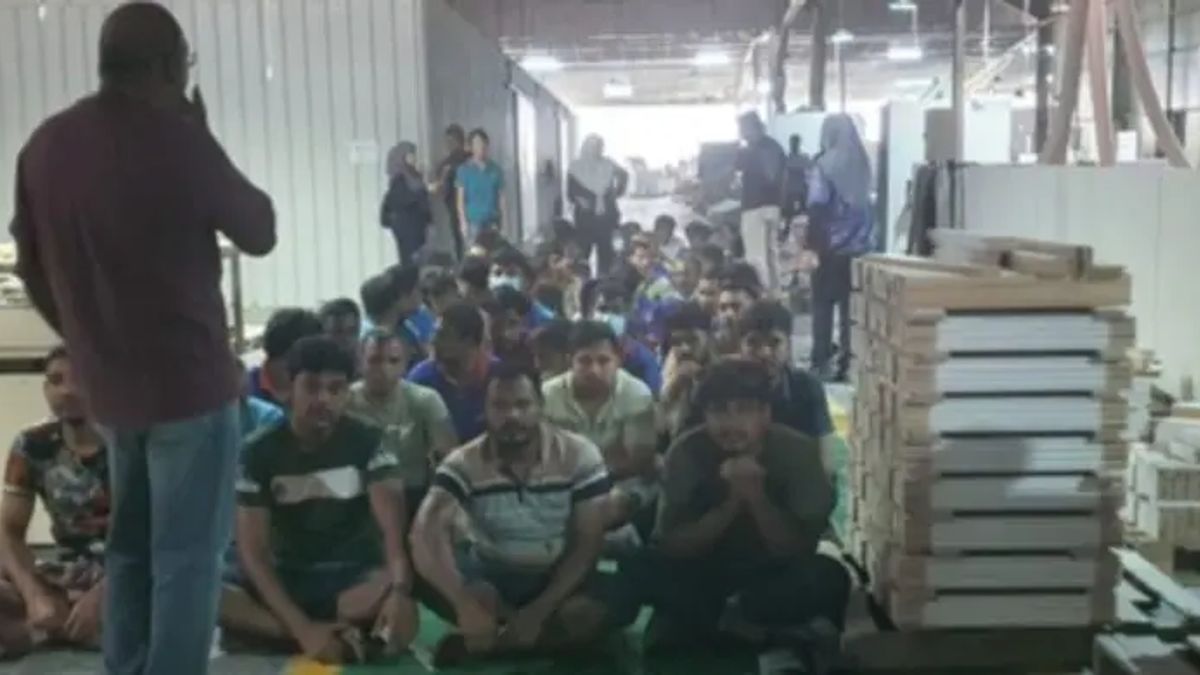 মালয়েশিয়ার তিন কারখানায় অভিযান, আটক ১৫৫ বাংলাদেশি