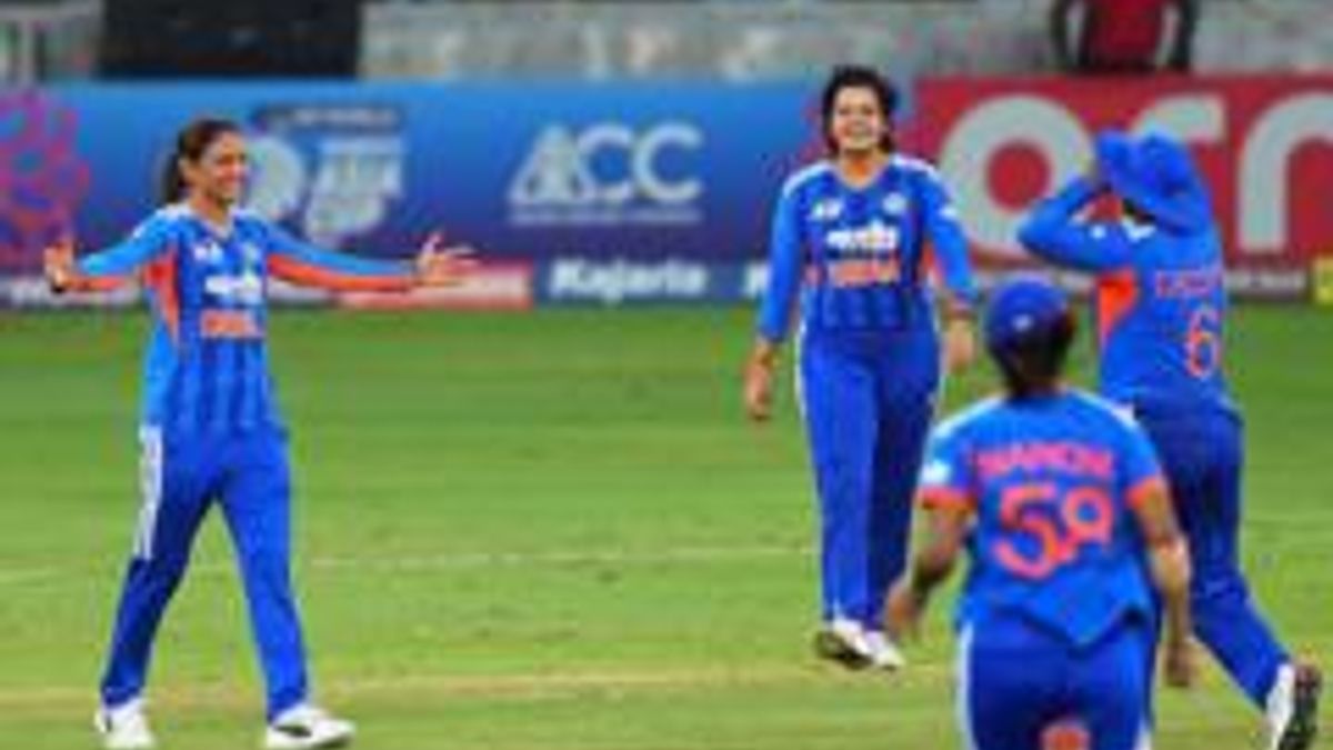এশিয়া কাপে আরো একবার ভূলুণ্ঠিত ক্রিকেটের সৌজন্য