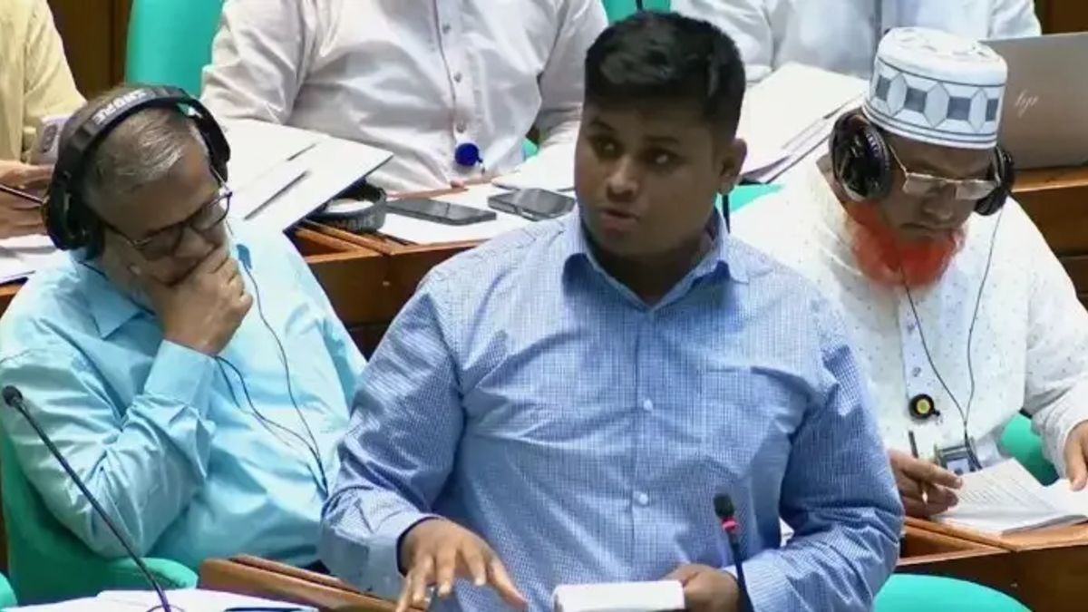 ভাইভার নম্বর বাড়িয়ে সরকারি চাকরিতে স্বজনপ্রীতির সুযোগ বাড়াচ্ছে সরকার