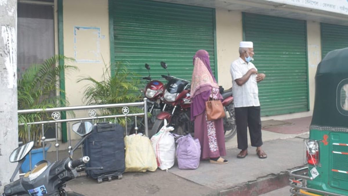 রাজশাহী থেকে সারাদেশে বাস চলাচল বন্ধ