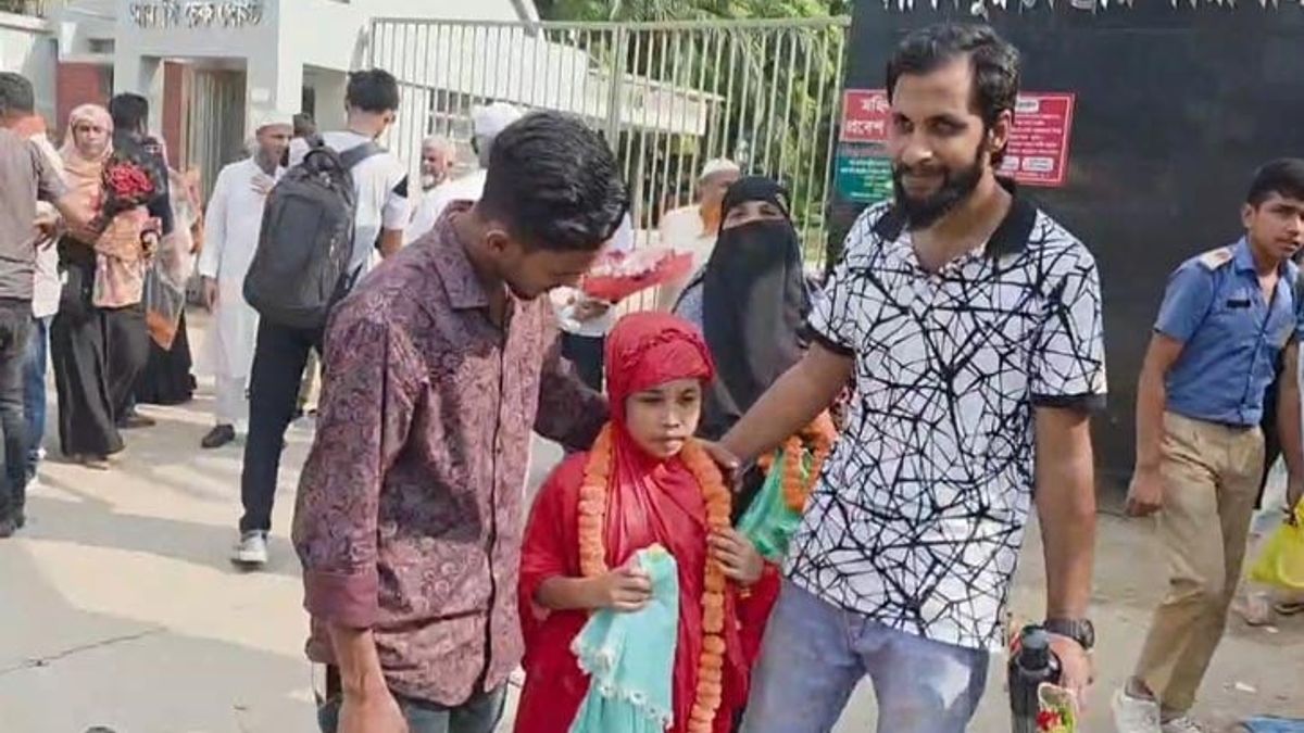 কারাগার ছিল ঠিকানা, ৭ বছর বয়সে মুক্ত আকাশের নিচে মোবাশ্বেরা