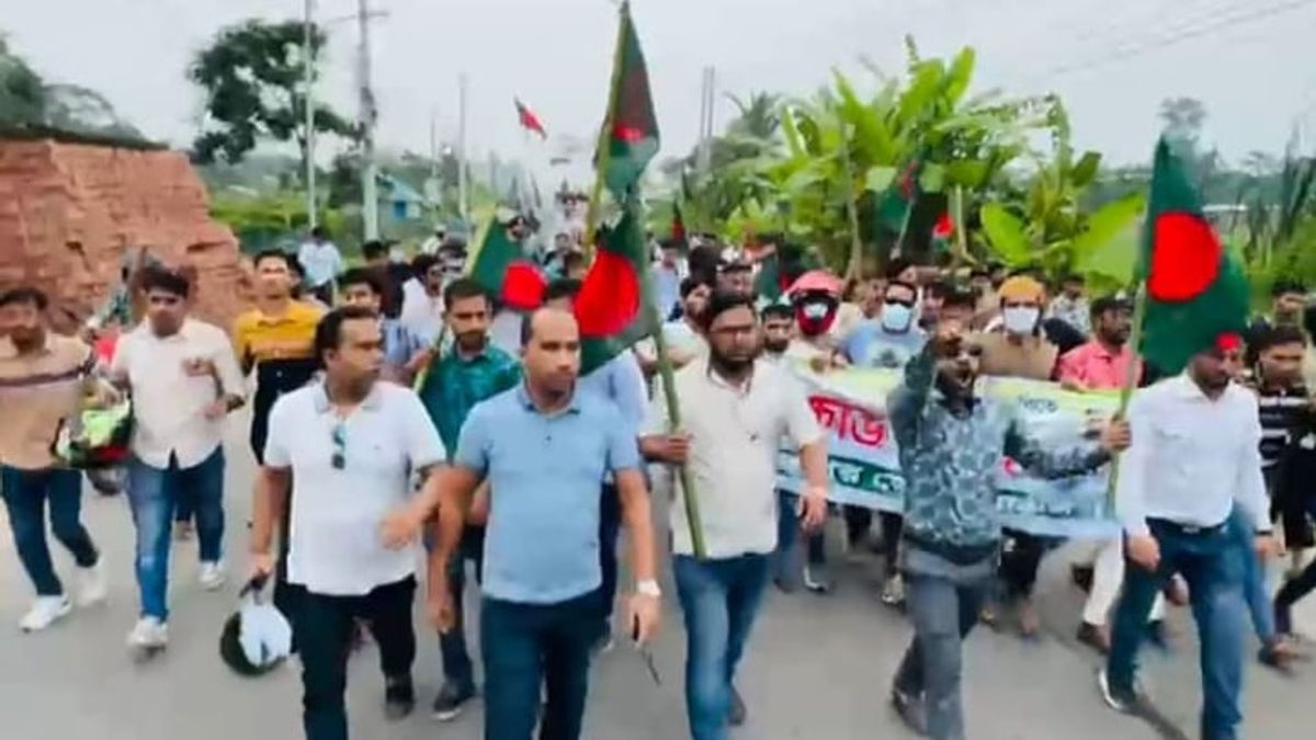 দিনের আলোতে নিষিদ্ধ ঘোষিত ছাত্রলীগের মিছিল, পুলিশ জানে না কিছুই