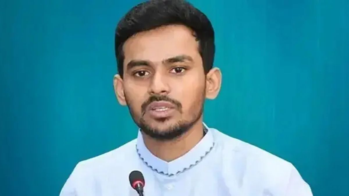 দুর্নীতির অভিযোগ নিয়ে কথা বলবেন আসিফ মাহমুদ, করবেন জরুরি সংবাদ সম্মেলন
