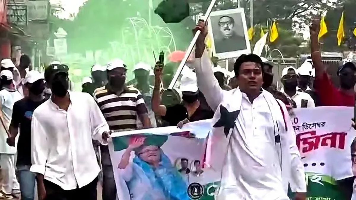 ব্রাহ্মণবাড়িয়ায় থানা এলাকায় নিষিদ্ধ ছাত্রলীগের মিছিল, ভিডিও ভাইরাল