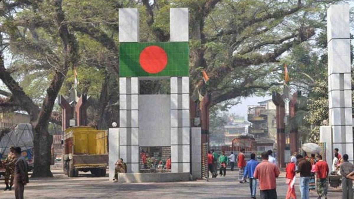 বেনাপোল চেকপোস্ট দিয়ে দেশে ফিরল ৪৭ বাংলাদেশি নারী-পুরুষ