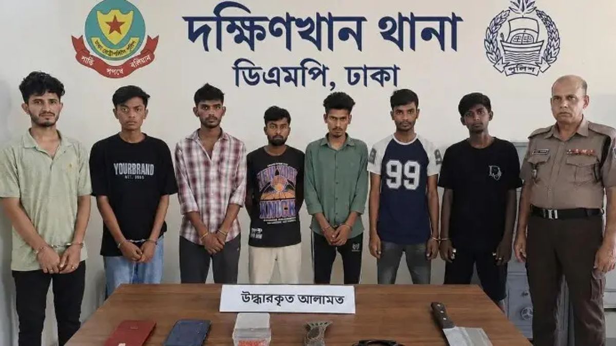 দক্ষিণখানে দেশীয় অস্ত্র ও মাদকসহ কিশোর গ্যাংয়ের ৭ সদস্য গ্রেফতার