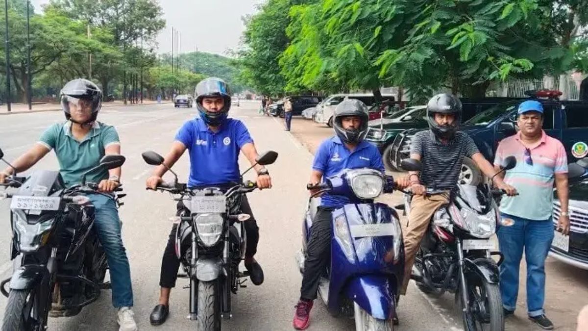 মোটরসাইকেলের সামনে নম্বর প্লেট স্থাপনের পদ্ধতি নিয়ে পরীক্ষা