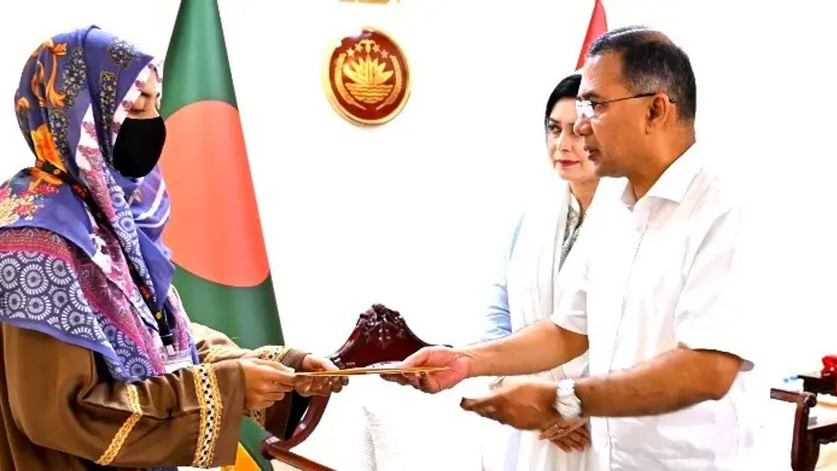 প্রধানমন্ত্রীর সঙ্গে নিহত দুই সেনাসদস্যের পরিবারের সাক্ষাৎ