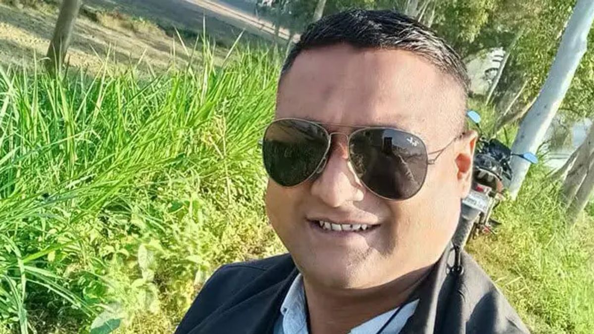 বরখাস্ত আনসার সদস্যকে কুপিয়ে হত্যা