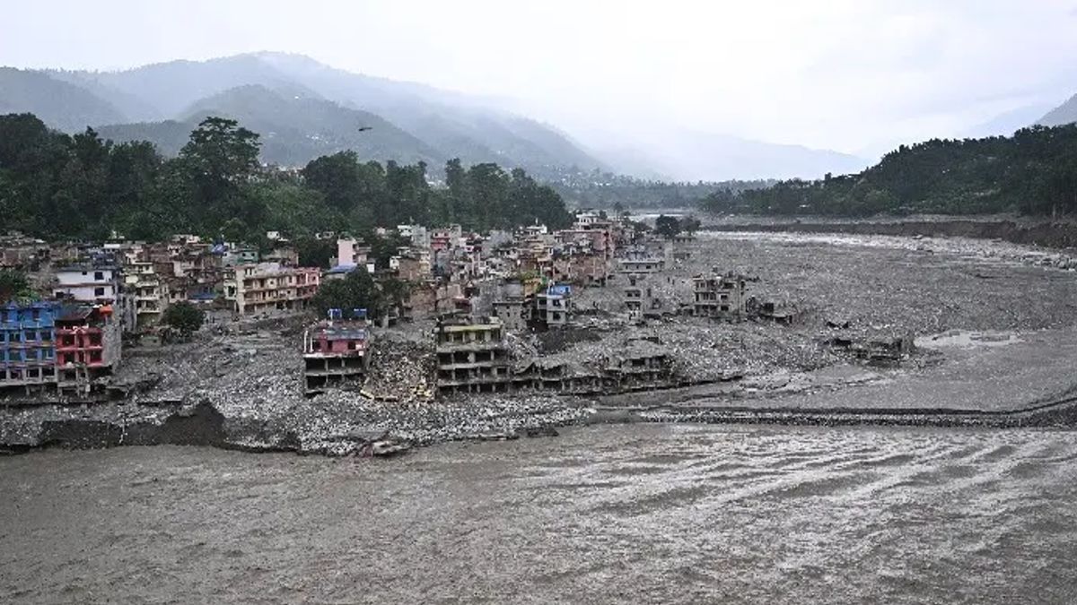 অন্ধকার টানেলে ৯ দিন যেভাবে বেঁচে ছিলেন দুই শ্রমিক