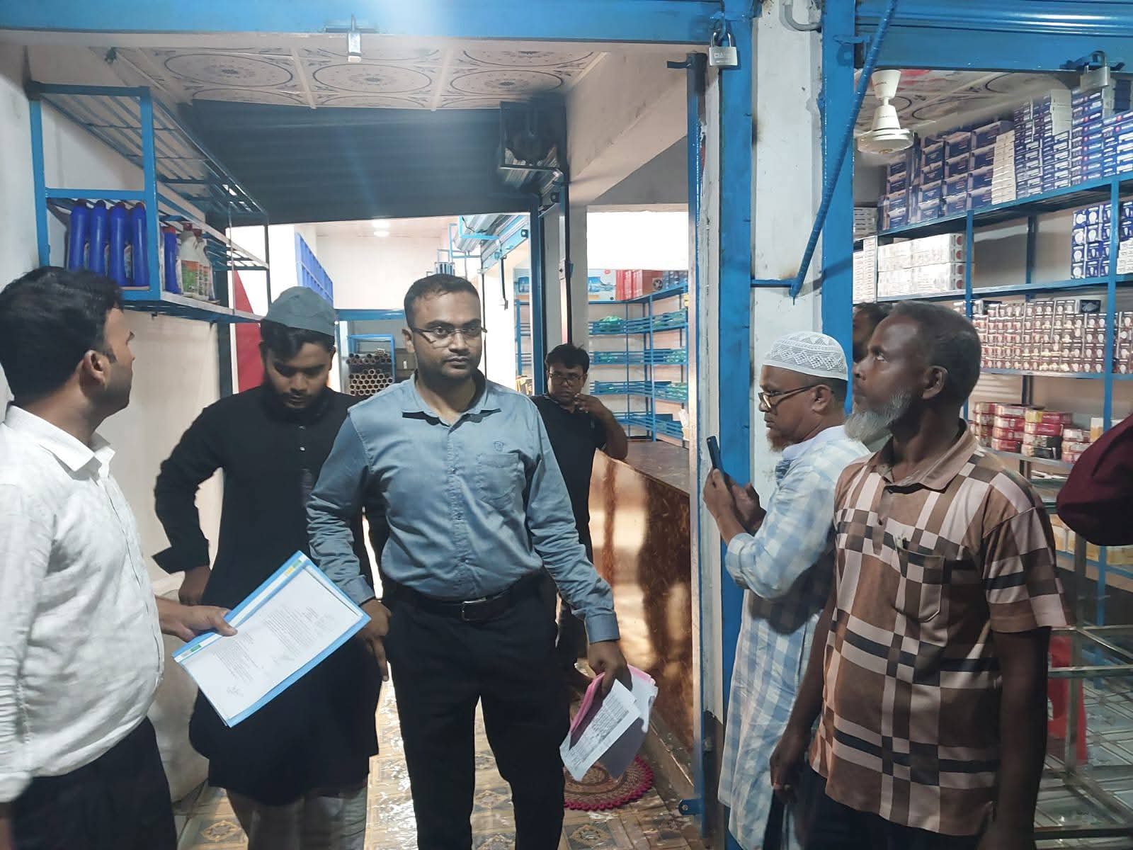 নাটোরে বিদ্যুৎ সাশ্রয় ও অবৈধ সংযোগ রোধে মোবাইল কোর্টের অভিযান