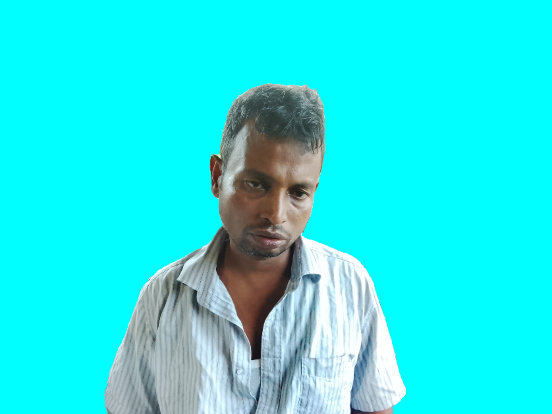 তিন অবুঝ সন্তানের মুখের দিকে তাকিয়ে বাঁচার আকুতি ক্যানসার আক্রান্ত মিলনের