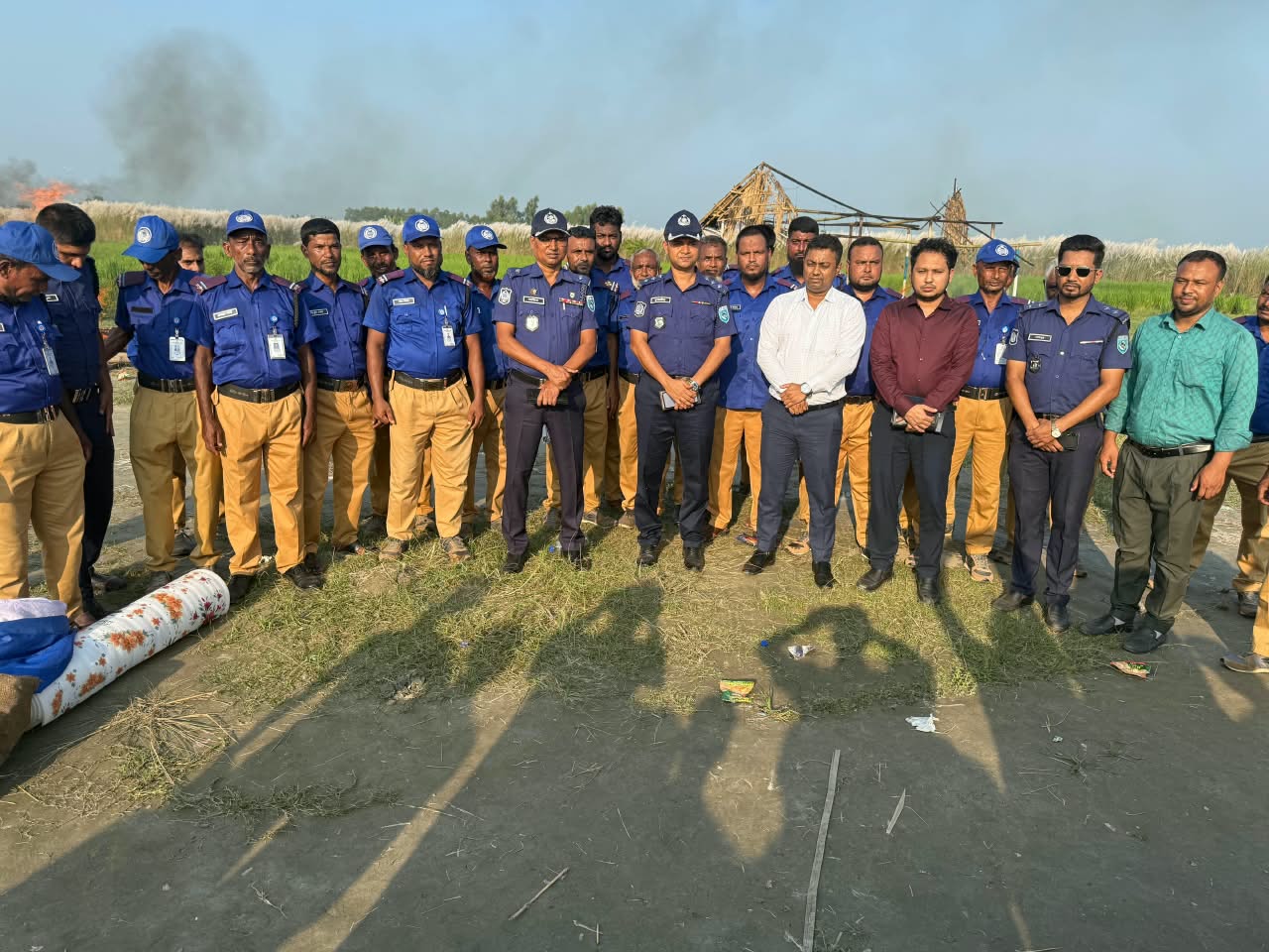 কুড়িগ্রামের ভূরুঙ্গামারীতে চরের কাশবনে মাদক ও অশ্লীলতার আসর গুঁড়িয়ে দিল পুলিশ