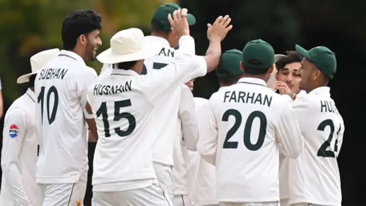 অভিবাসী ভেবে পাকিস্তানের যুব ক্রিকেটারদের ঘিরে বিক্ষোভ!