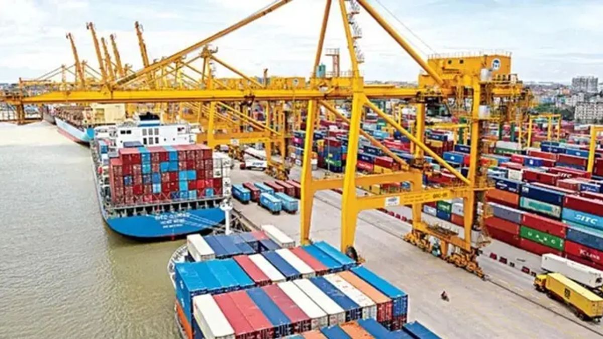 চট্টগ্রাম বন্দরে ৩ কোটি টাকার কাপড়ভর্তি কনটেইনার গায়েব