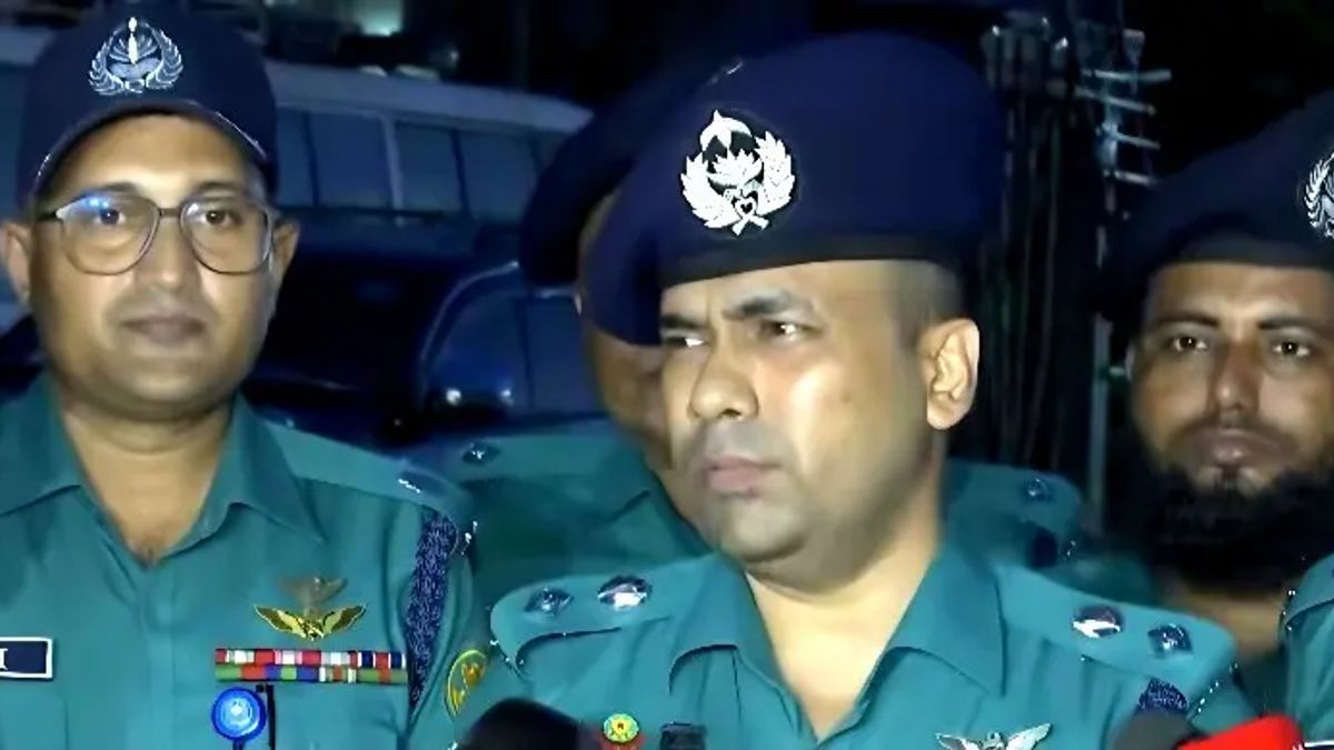 ব্যাগ পেয়ে টানাটানি করছিল শিশুটি, হঠাৎ দেখলো ৪ টুকরো মরদেহ
