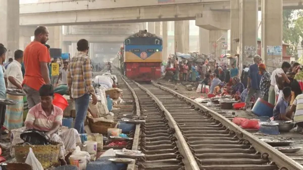 কাওরান বাজারে ট্রেনের ধাক্কায় অজ্ঞাতপরিচয় ব্যক্তি নিহত