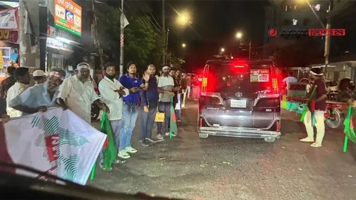 ১১ দলীয় জোটের লংমার্চের গাড়িবহর চট্টগ্রামে