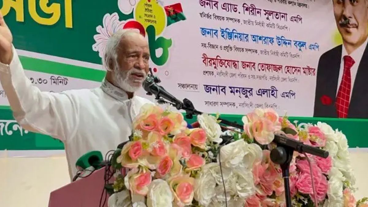 ধ্বংসস্তূপ থেকে দেশকে নতুন করে গড়তে দিন-রাত কাজ করছেন প্রধানমন্ত্রী
