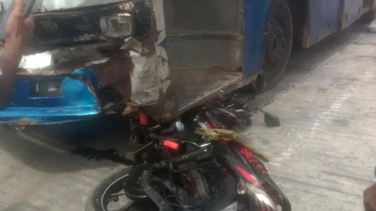 যশোরে বাসের ধাক্কায় মোটরসাইকেলের দুই আরোহী নিহত