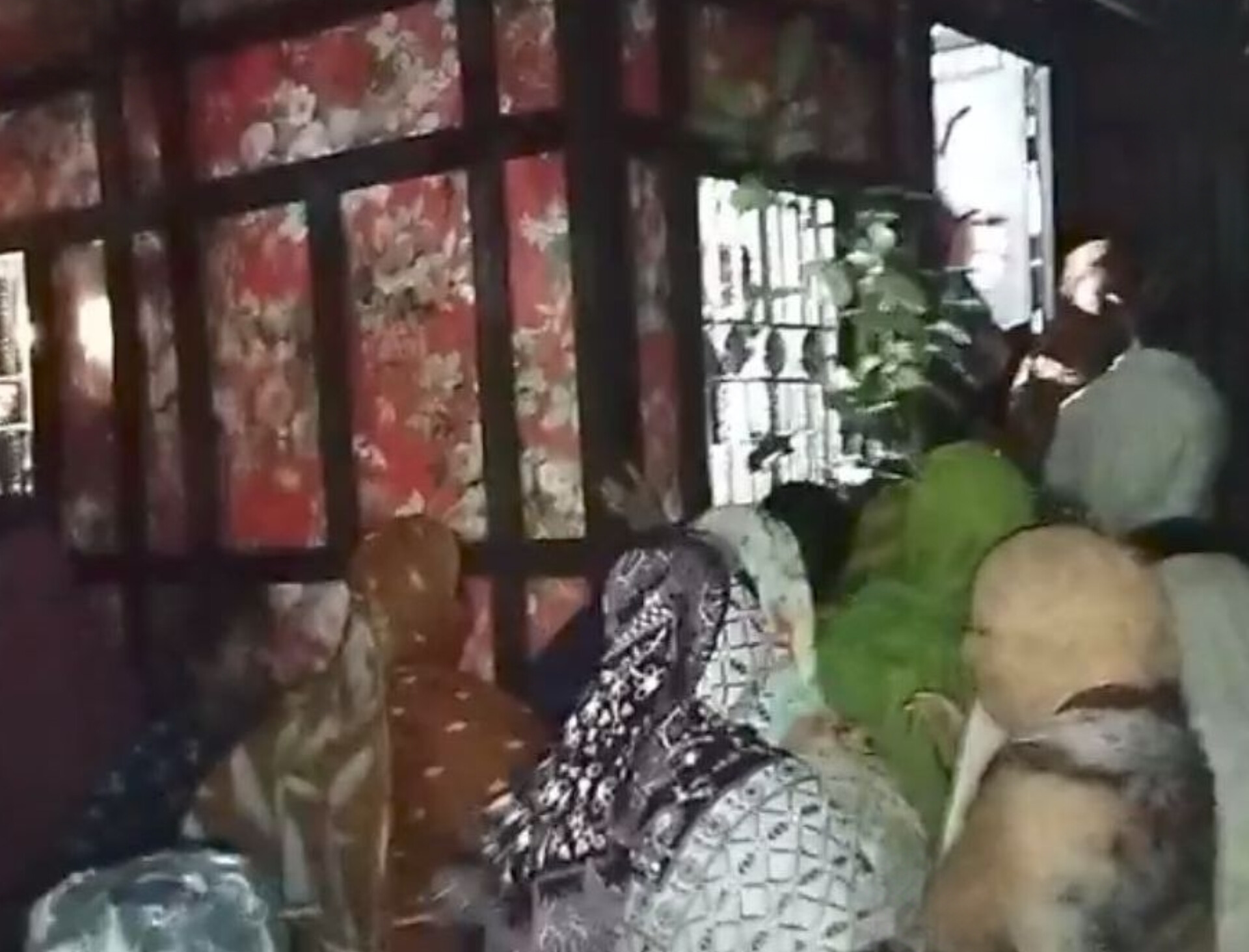 লক্ষ্মীপুরে বিয়ের ঠিক আগে তরুণীর রহস্যজনক আত্মহত্যা