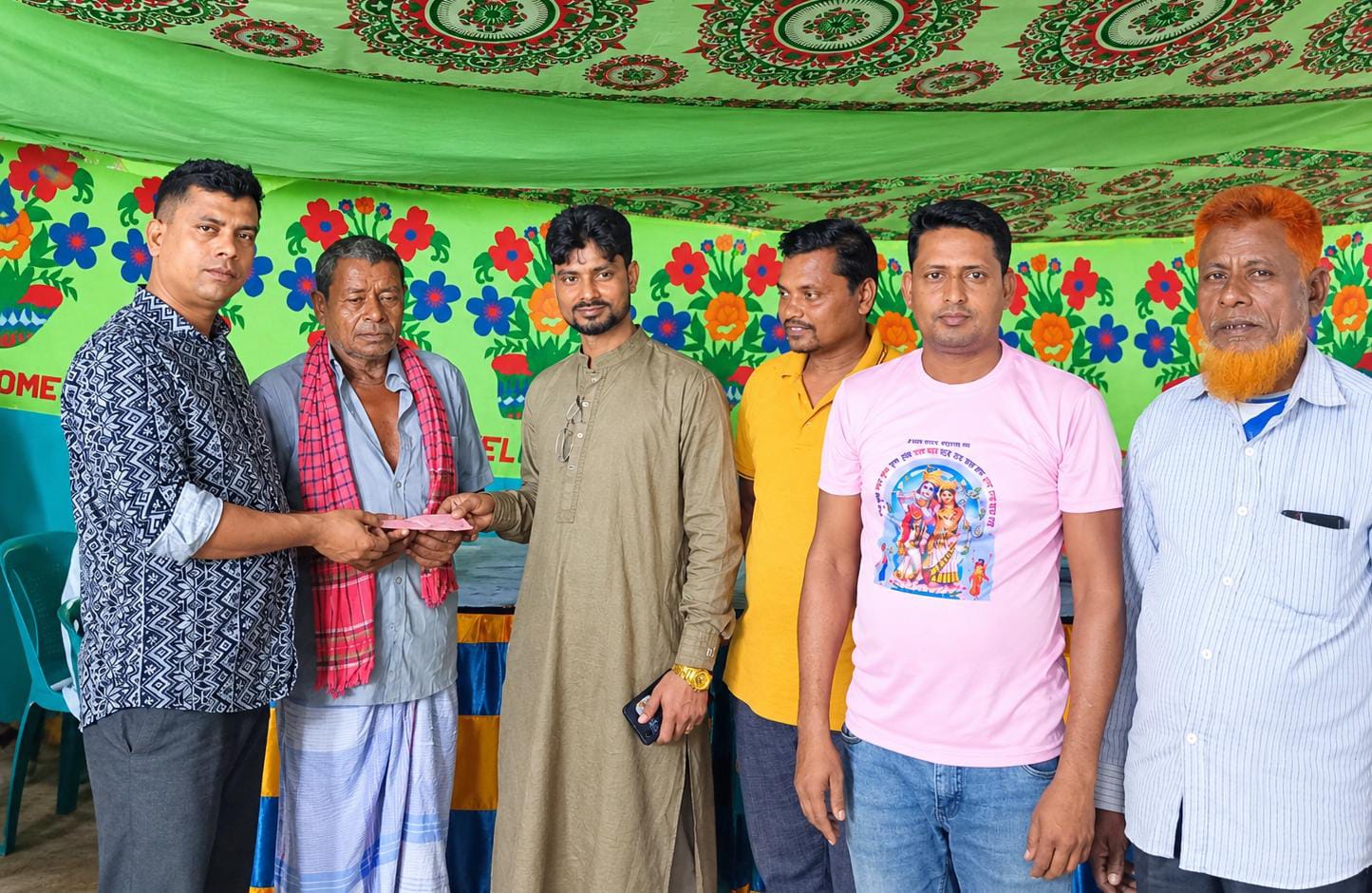 সুন্দরগঞ্জে দুর্গা মন্দির পরিদর্শন ও আর্থিক সহায়তা দিলেন ইউপি সদস্য পদপ্রার্থী আবু তালেব